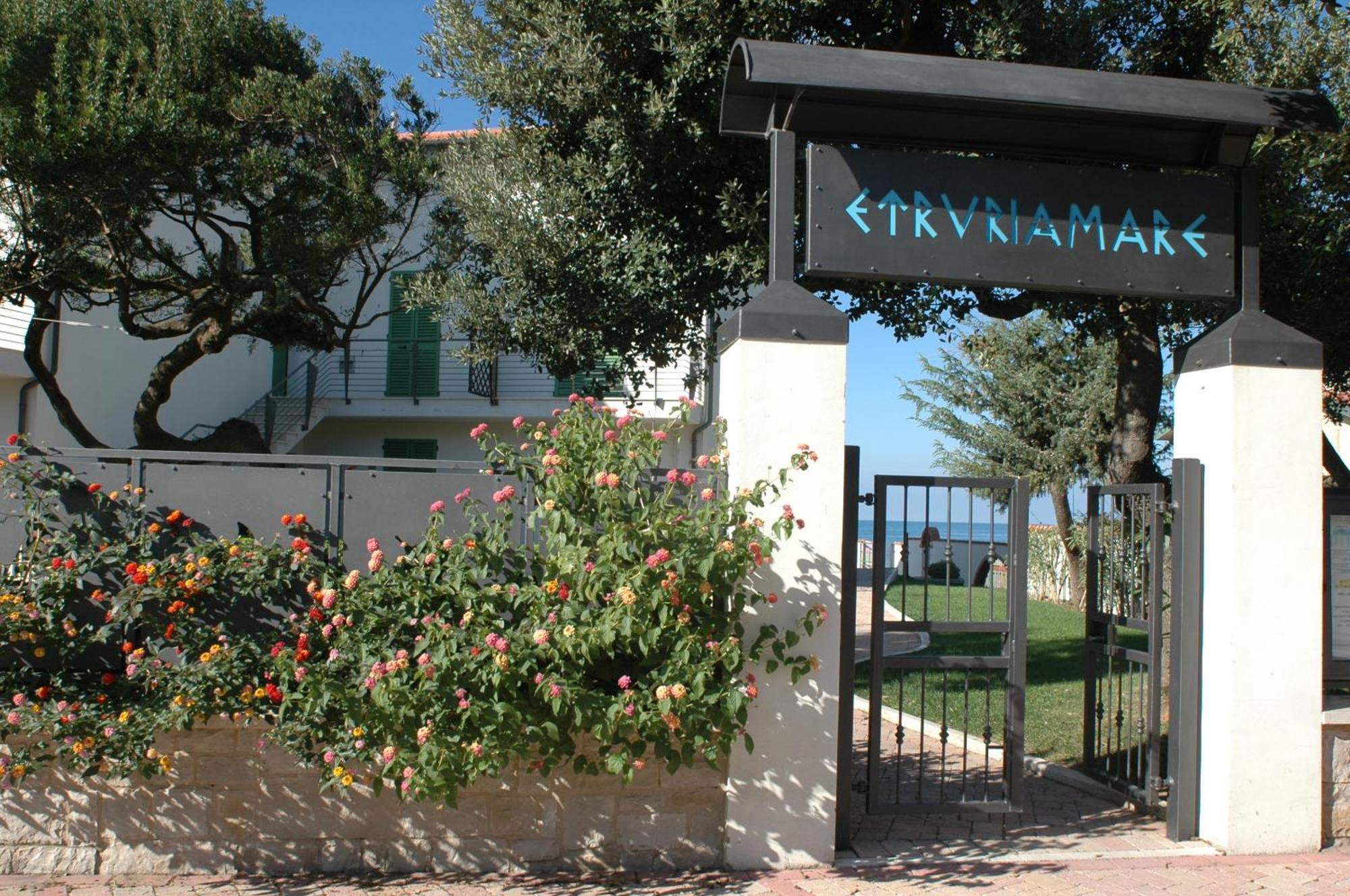 Etruriamare Aparthotel San Vincenzo Exterior foto